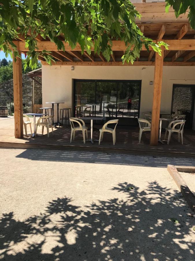 Camping Les Berges Du Doux Colombier-le-Vieux Exterior photo